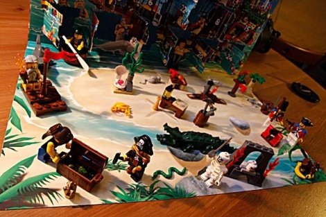 lego-piratenadvent_alle_offen