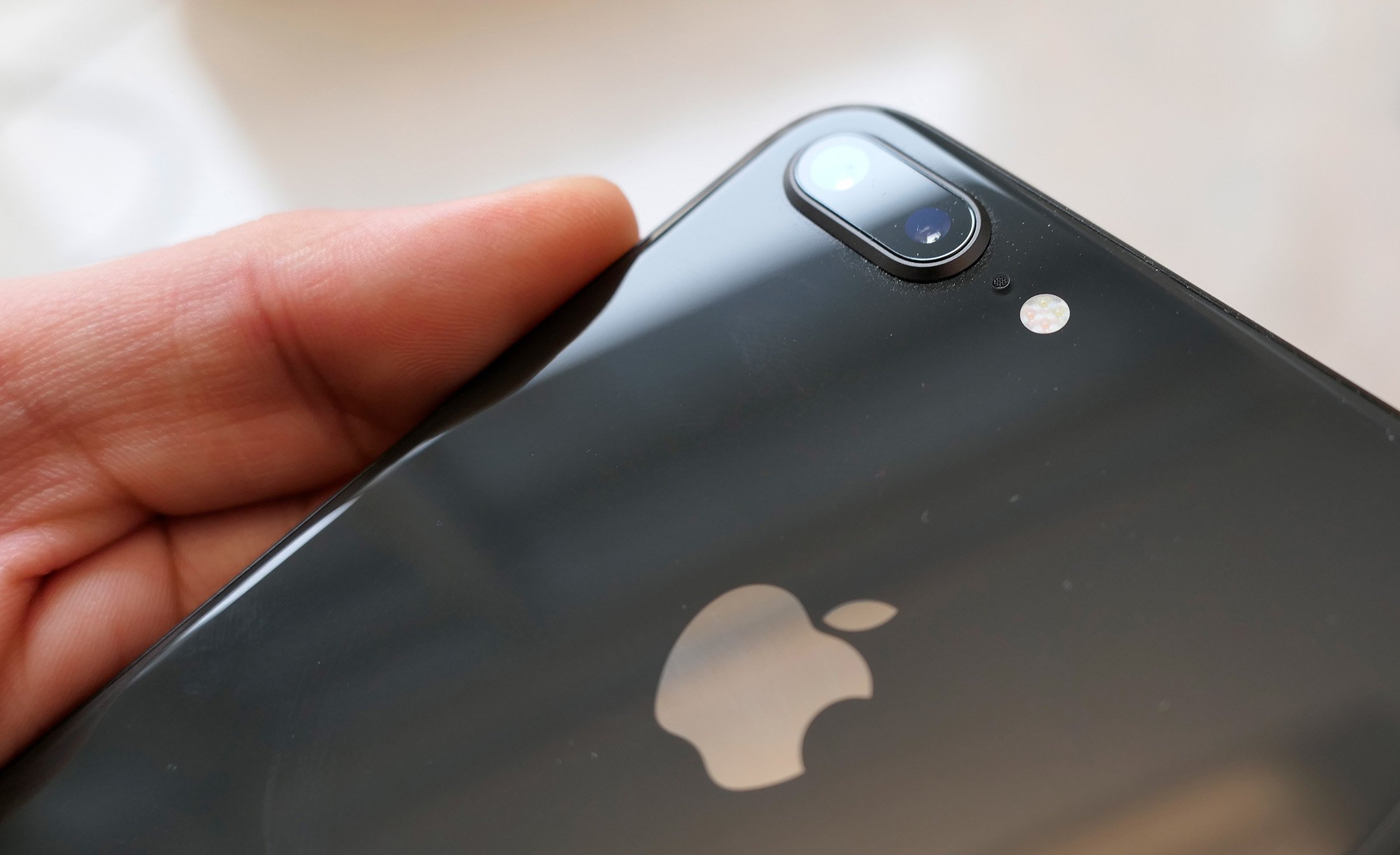 Glasrückseite des iPhone 8+